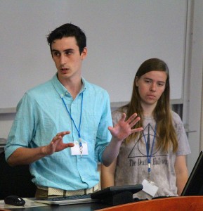 Michael Drash, left, at the Management Seminar for College News Editors. (Credit: UGAGrady)